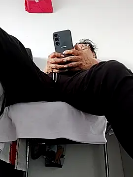 katysquirtdirty online show from 02-25-25, 08:09