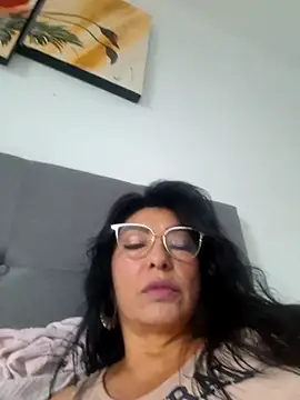 Snapshot of katysquirtdirty chatting on 03-01-26, 10:45 katysquirtdirty online show from 03-01-26, 10:45