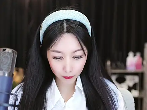 Nuyoah-77 online show from 01-23-25, 07:07