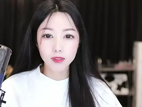 Nuyoah-77 online show from 03-18-25, 02:59