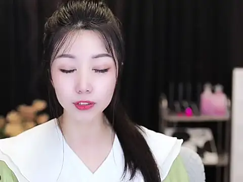 Nuyoah-77 online show from 09-21-25, 03:57