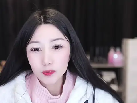 Nuyoah-77 online show from 11-19-25, 04:40