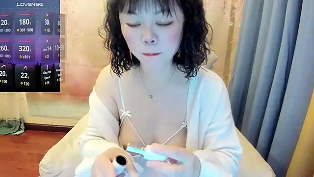 Pennyee online show from 02-18-25, 12:37