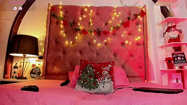 LadyAvalon online show from 12-19-24, 11:03