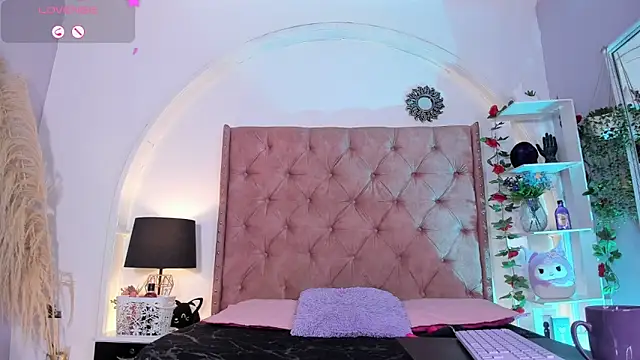 LadyAvalon online show from 11-29-25, 06:00