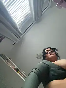 girlygirl1313 online show from 02-21-25, 10:26