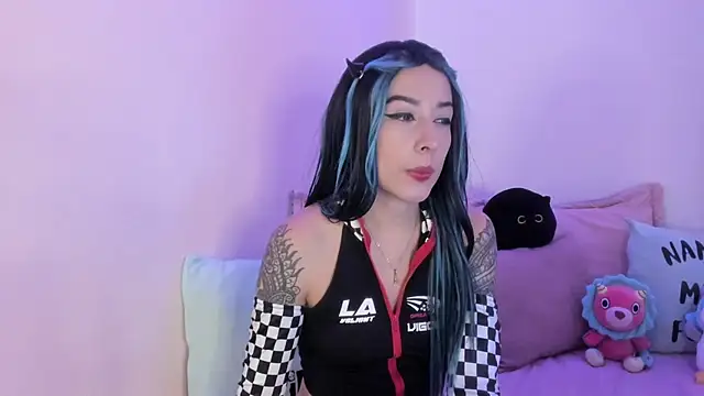 ValeriaCox online show from 01-24-25, 02:30