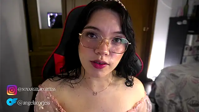 Snapshot of angela_cortes_ chatting on 10-27-25, 02:48 angela cortes  online show from 10-27-25, 02:48