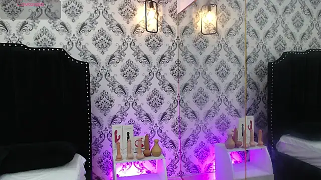 Snapshot of SaaraBrown chatting on 03-05-25, 12:22 SaaraBrown online show from 03-05-25, 12:22