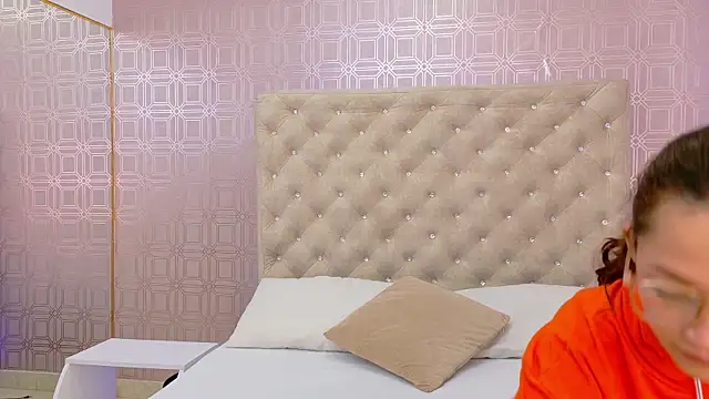 SaaraBrown online show from 11-09-25, 12:14