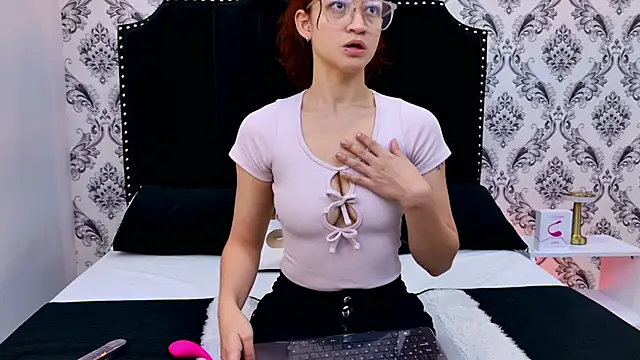 SaaraBrown online show from 01-17-26, 12:21