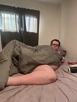 Snapshot of treatbobnicer chatting on 10-23-25, 04:28 treatbobnicer online show from 10-23-25, 04:28