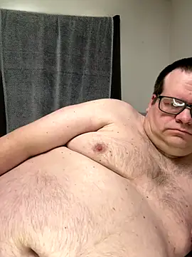 Snapshot of treatbobnicer chatting on 12-17-25, 04:02 treatbobnicer online show from 12-17-25, 04:02