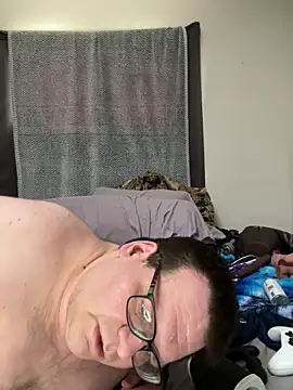 Snapshot of treatbobnicer chatting on 02-15-26, 05:31 treatbobnicer online show from 02-15-26, 05:31