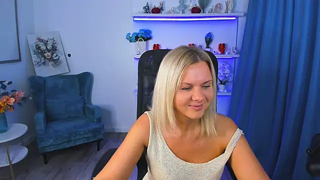 AgathaKlouin online show from 11-01-25, 07:16