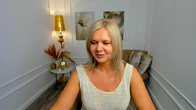 AgathaKlouin online show from 06-14-26, 11:23