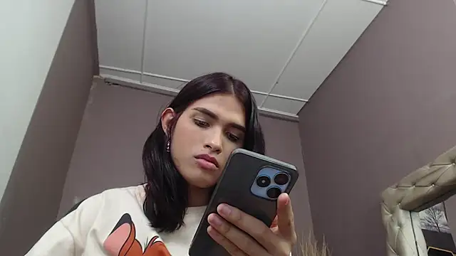 Snapshot of Greys_ath chatting on 01-26-25, 05:45 Greys ath online show from 01-26-25, 05:45