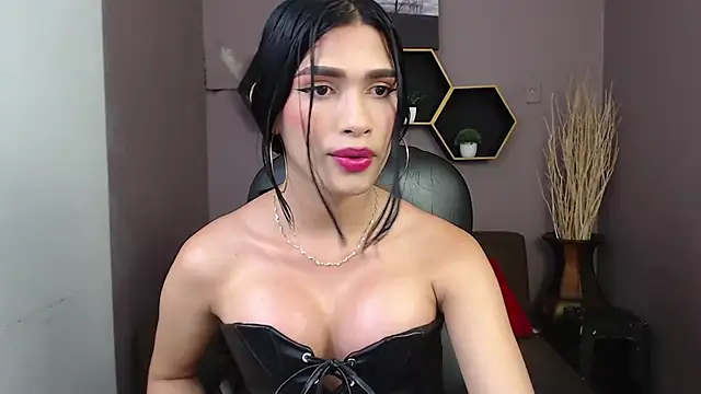 Snapshot of Greys_ath chatting on 03-07-25, 01:31 Greys ath online show from 03-07-25, 01:31