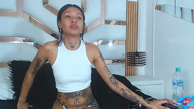 KathaleiaRoss online show from 12-18-24, 07:36