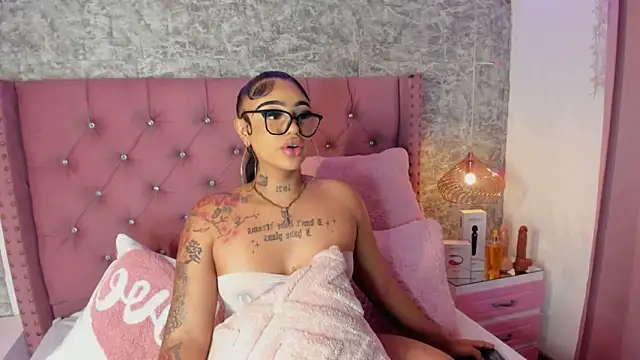 Snapshot of Mia_Jansen chatting on 02-21-26, 01:56 Mia Jansen online show from 02-21-26, 01:56