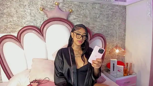 Snapshot of Mia_Jansen chatting on 03-09-26, 01:37 Mia Jansen online show from 03-09-26, 01:37