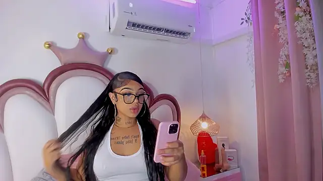 Mia Jansen online show from 05-11-26, 01:39