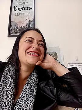 Lesly 10- online show from 01-28-25, 03:14