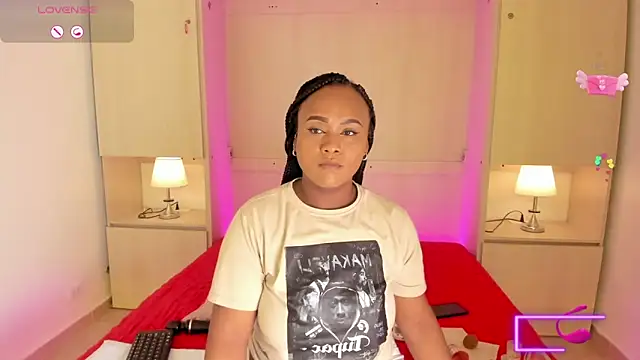 EmilyyStuart online show from 10-07-25, 04:09