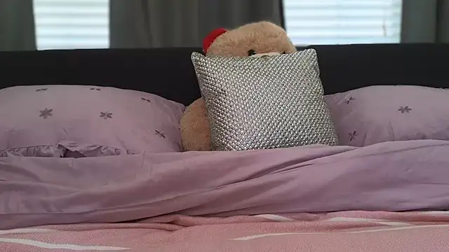 Snapshot of longislandprincess chatting on 03-14-26, 07:08 longislandprincess online show from 03-14-26, 07:08