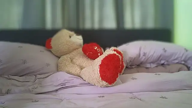 Snapshot of longislandprincess chatting on 04-04-26, 03:42 longislandprincess online show from 04-04-26, 03:42