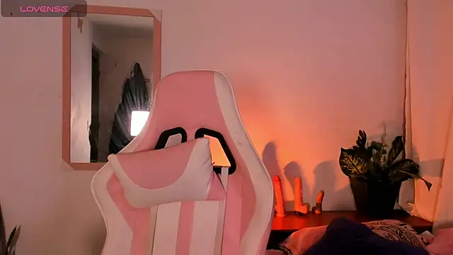 adriannyp 1 online show from 10-31-25, 02:45