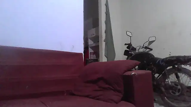 Snapshot of thasmyni chatting on 09-20-25, 11:28 thasmyni online show from 09-20-25, 11:28