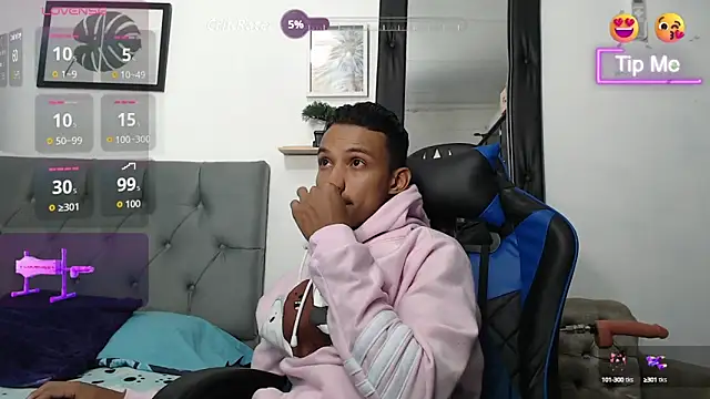 Snapshot of Ryan_Vergon chatting on 10-11-25, 03:17 Ryan Vergon online show from 10-11-25, 03:17