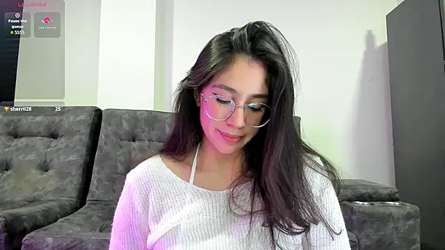 Snapshot of emmadiaz1 chatting on 10-20-25, 04:02 emmadiaz1 online show from 10-20-25, 04:02