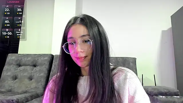 Snapshot of emmadiaz1 chatting on 11-06-25, 03:40 emmadiaz1 online show from 11-06-25, 03:40