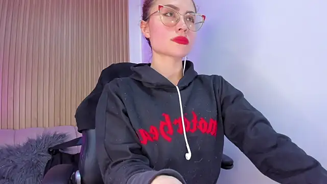 alessandra shayk6 online show from 02-05-25, 11:44