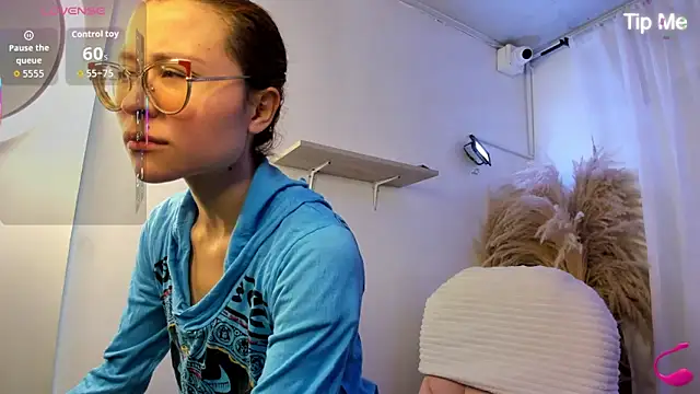 alessandra shayk6 online show from 09-10-25, 01:44