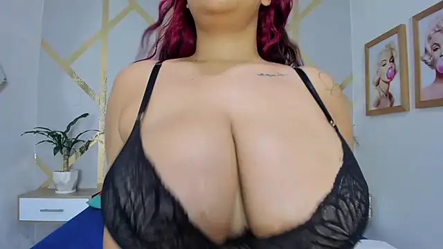 Snapshot of Caroliine_Torres chatting on 02-06-25, 12:05 Caroliine Torres online show from 02-06-25, 12:05