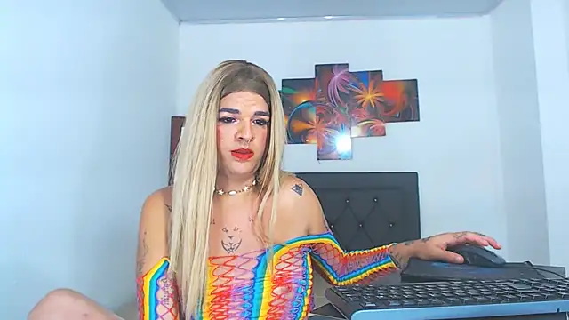 Snapshot of eloisaath chatting on 03-23-25, 07:09 eloisaath online show from 03-23-25, 07:09