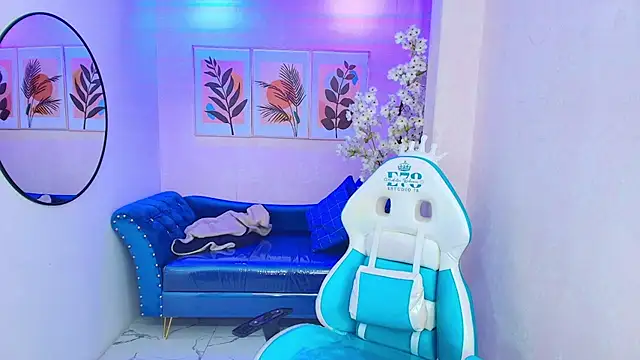 Dafne huges online show from 09-19-25, 07:36