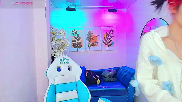 Dafne huges online show from 11-04-25, 07:13