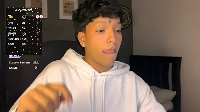 Snapshot of Xander_bonnet1 chatting on 02-07-25, 02:04 Xander bonnet1 online show from 02-07-25, 02:04