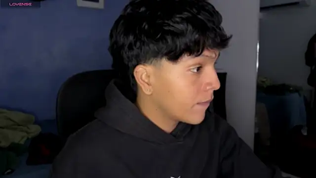 Snapshot of Xander_bonnet1 chatting on 10-10-25, 03:11 Xander bonnet1 online show from 10-10-25, 03:11