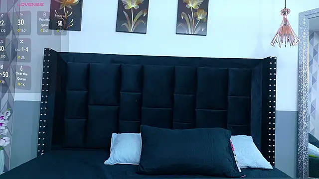 Snapshot of petitelittleebony chatting on 02-20-26, 02:19 petitelittleebony online show from 02-20-26, 02:19