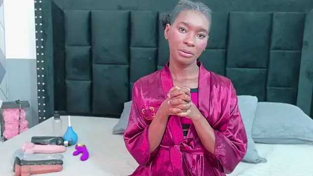 Snapshot of petitelittleebony chatting on 03-14-26, 03:01 petitelittleebony online show from 03-14-26, 03:01