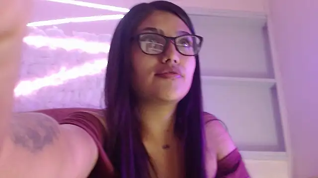 Snapshot of SarahStones chatting on 01-24-25, 06:35 SarahStones online show from 01-24-25, 06:35