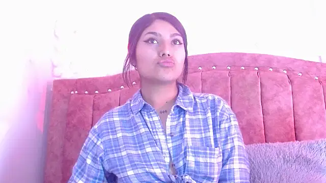 Snapshot of SarahStones chatting on 02-11-25, 04:55 SarahStones online show from 02-11-25, 04:55