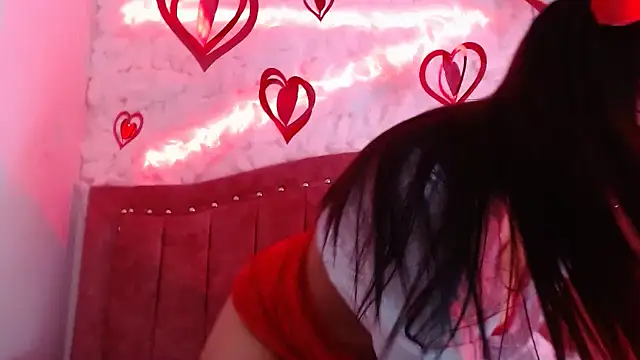 Snapshot of SarahStones chatting on 02-14-25, 06:12 SarahStones online show from 02-14-25, 06:12
