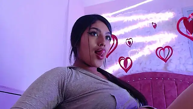 Snapshot of SarahStones chatting on 02-19-25, 03:06 SarahStones online show from 02-19-25, 03:06