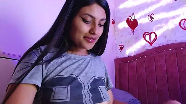 Snapshot of SarahStones chatting on 02-21-25, 02:27 SarahStones online show from 02-21-25, 02:27